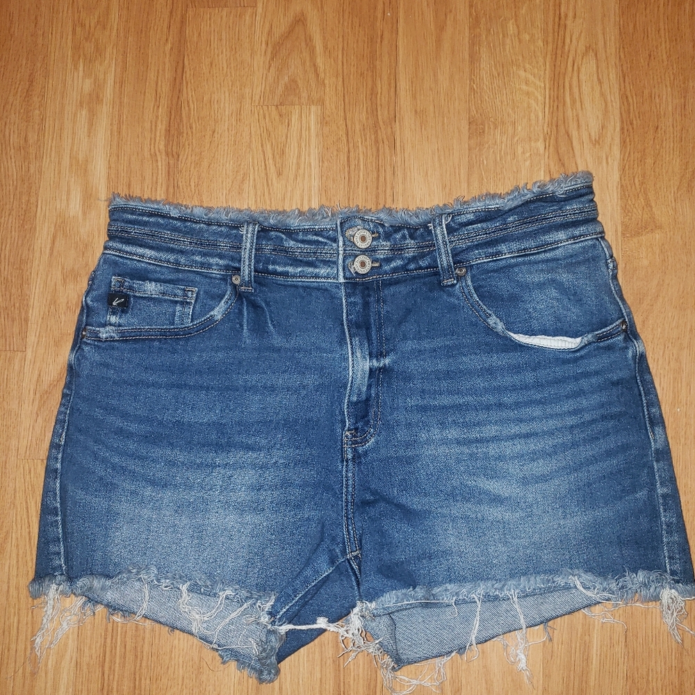Kancan denim shorts frayed sz 31